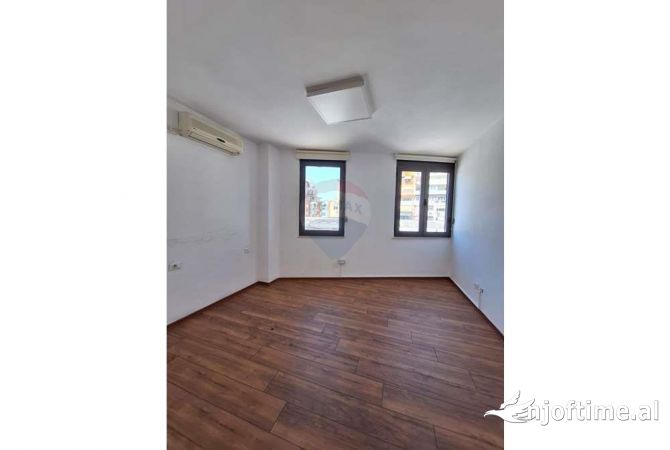 Ambient biznesi me qera 3+1 ne Tirane - 1,500 Euro