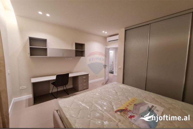 Shtepi me qera Apartament ne Tirane, 3+1, Mobilimi E mobiluar, Pagesa 1,800  Euro.