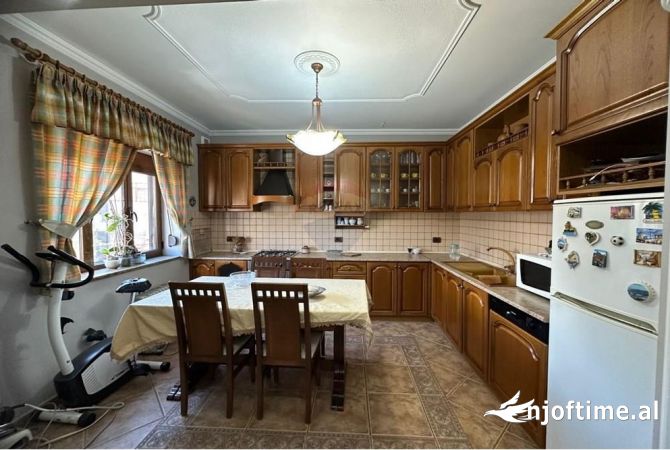 Shtepi ne shitje 2+1 ne Tirane - 130,000 Euro