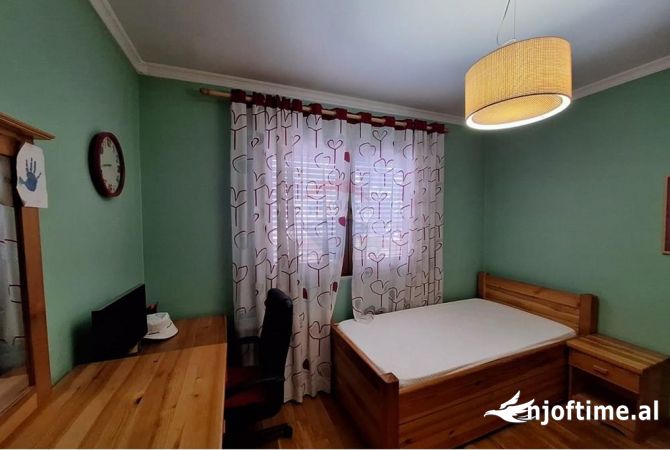 Shtepi me qera 3+1 ne Tirane - 1,000 Euro