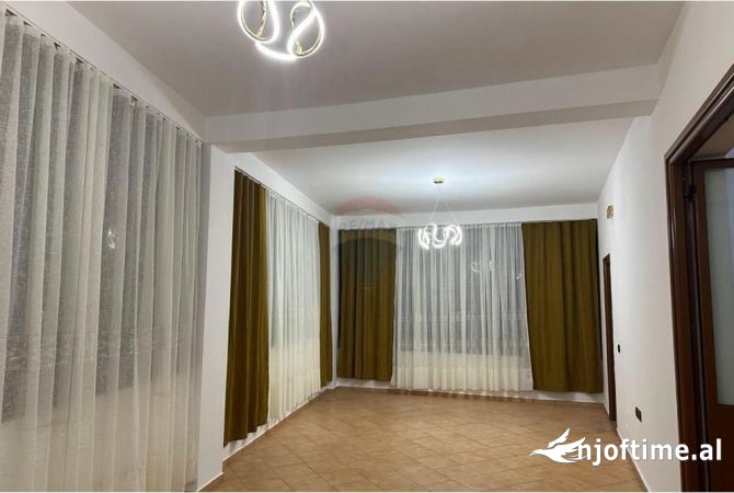 Shtepi me qera 2+1 ne Tirane - 350 Euro