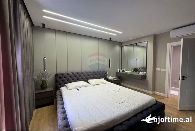 Shtepi ne shitje Apartament ne Tirane, 2+1, Mobilimi E mobiluar, Pagesa 220,000  Euro.
