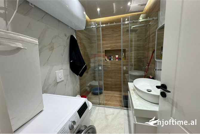 Shtepi ne shitje Apartament ne Tirane, 2+1, Mobilimi E mobiluar, Pagesa 220,000  Euro.