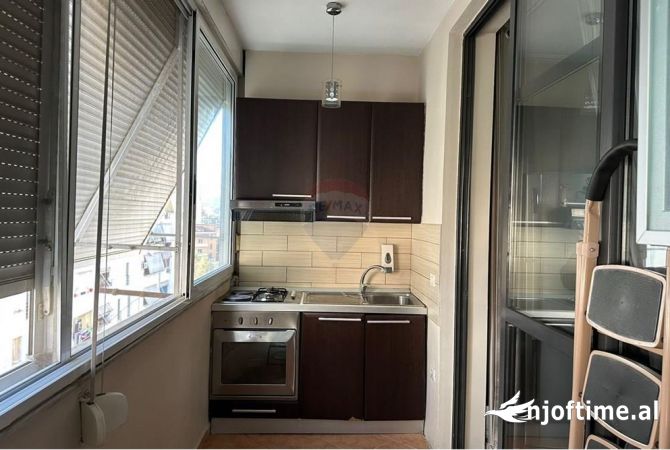 Shtepi me qera Apartament ne Tirane, 2+1, Mobilimi E mobiluar, Pagesa 600  Euro.