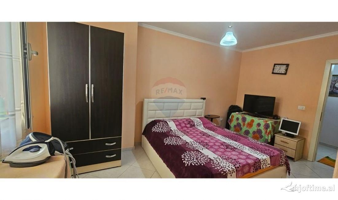 Shtepi ne shitje Apartament ne Tirane, 2+1, Mobilimi E mobiluar, Pagesa 130,000  Euro.