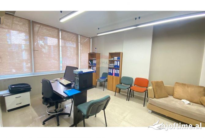 Ambient biznesi me qera 3+1 ne Tirane - 85,000 Leke