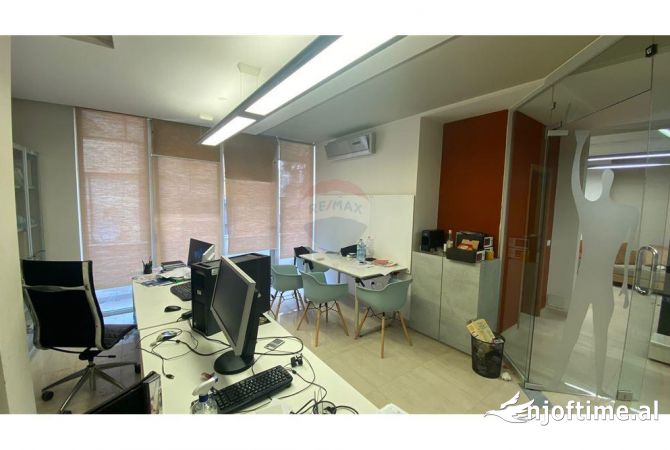 Ambient biznesi me qera 3+1 ne Tirane - 85,000 Leke