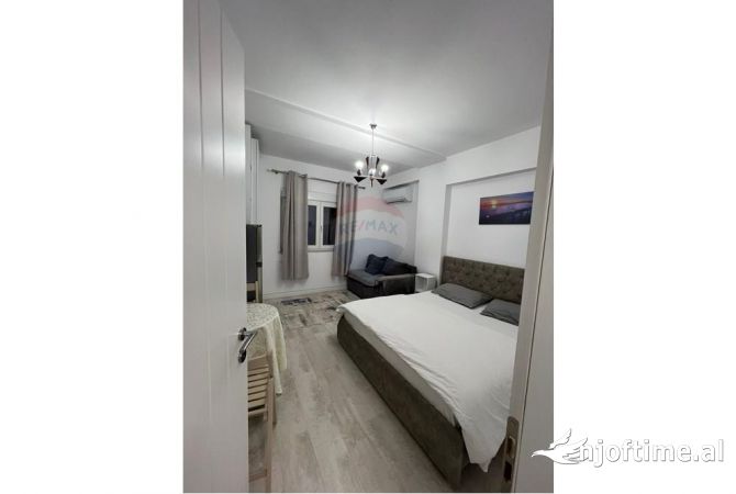 Shtepi me qera Garsoniere ne Tirane - 500 Euro
