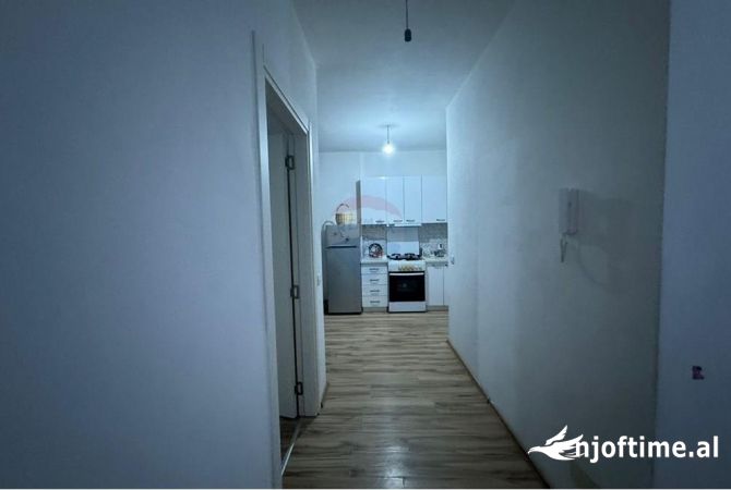 Shtepi ne shitje Apartament ne Tirane, 1+1, Mobilimi E mobiluar, Pagesa 145,000  Euro.