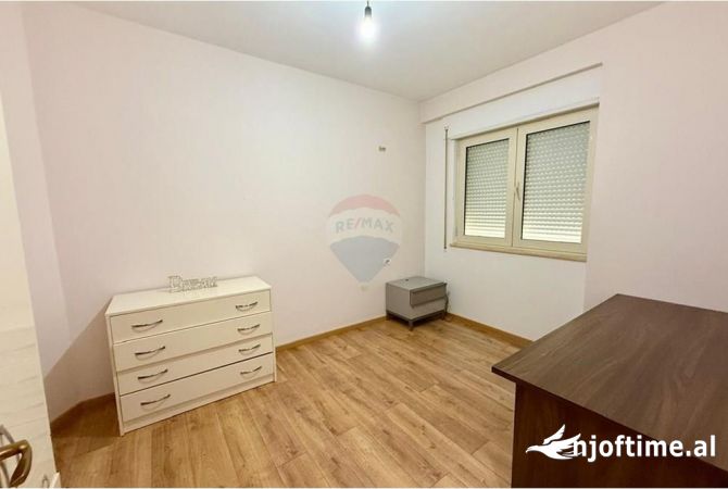Shtepi me qera Apartament ne Tirane, 2+1, Mobilimi E mobiluar, Pagesa 750  Euro.