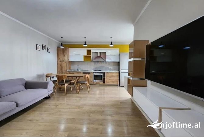 Shtepi me qera 2+1 ne Tirane - 750 Euro