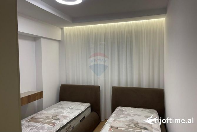 Shtepi me qera Apartament ne Tirane, 2+1, Mobilimi E mobiluar, Pagesa 1,000  Euro.