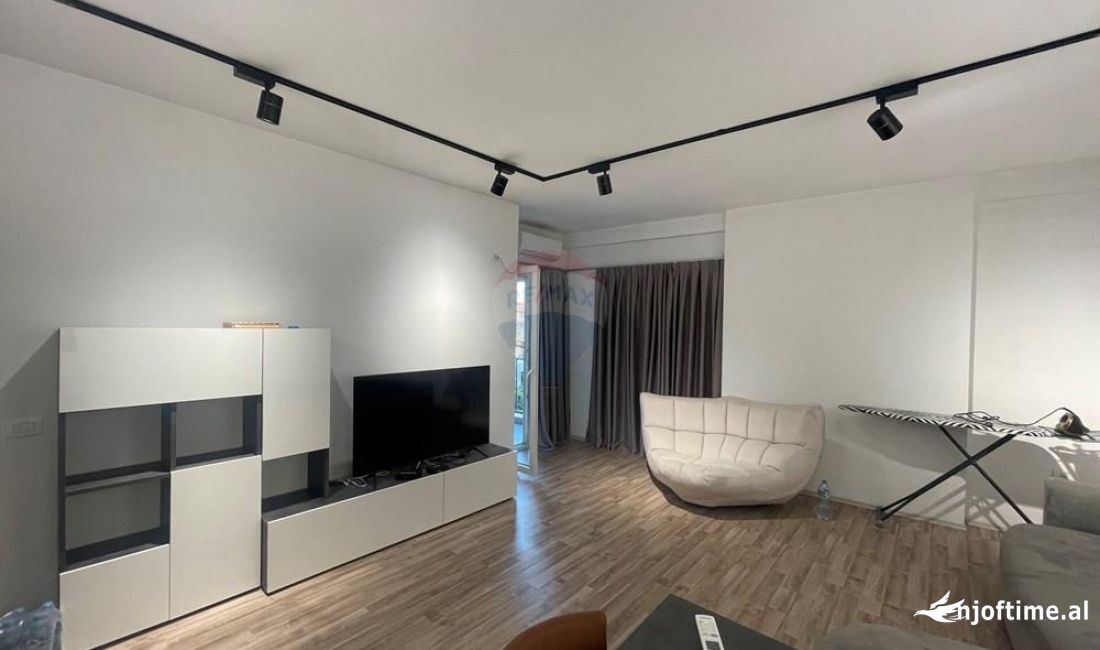Shtepi ne shitje Apartament ne Tirane, 2+1, Mobilimi E mobiluar, Pagesa 215,000  Euro.