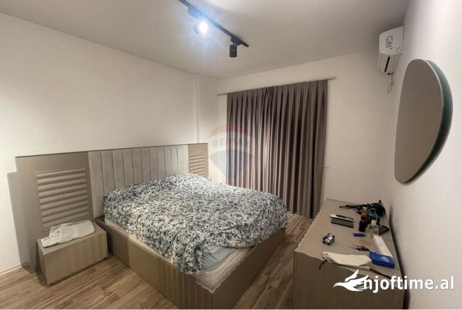 Shtepi ne shitje Apartament ne Tirane, 2+1, Mobilimi E mobiluar, Pagesa 215,000  Euro.