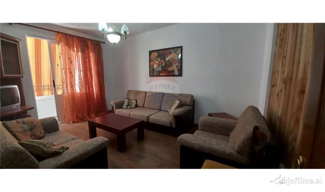 Shtepi me qera Apartament ne Tirane, 1+1, Mobilimi Bosh, pa mobiluar, Pagesa 500  Euro.