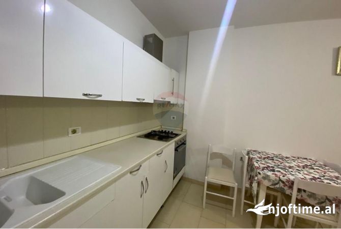 Shtepi me qera 1+1 ne Tirane - 40,000 Leke