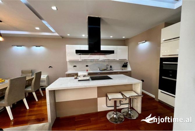 Shtepi me qera 2+1 ne Tirane - 1,000 Euro