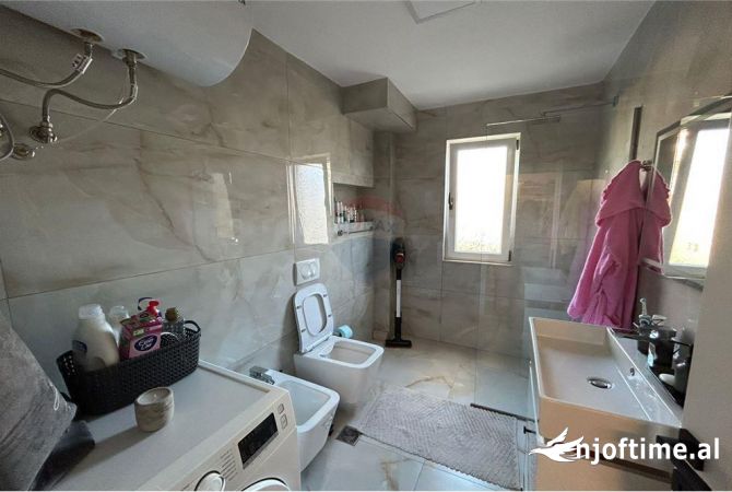 Shtepi ne shitje Apartament ne Tirane, 1+1, Mobilimi E mobiluar, Pagesa 129,000  Euro.
