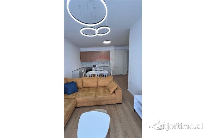 Shtepi me qera 3+1 ne Tirane - 85,000 Leke