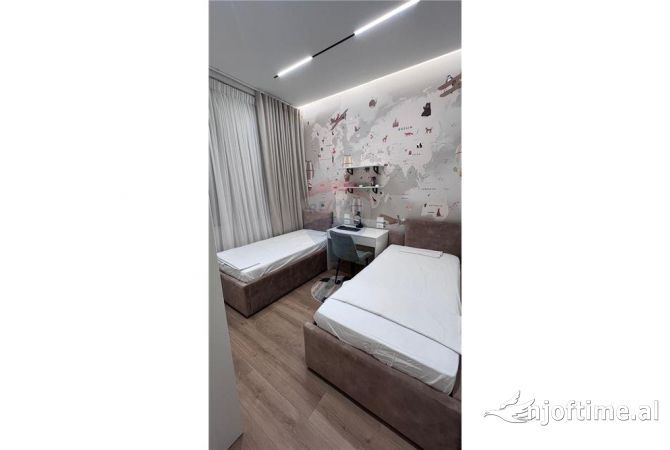 Shtepi me qera 3+1 ne Tirane - 2,500 Euro