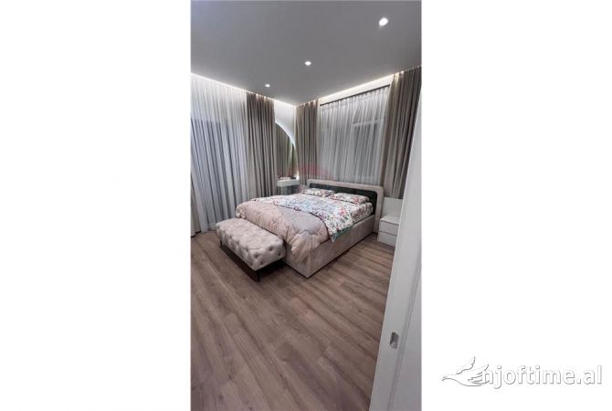 Shtepi me qera Apartament ne Tirane, 3+1, Mobilimi E mobiluar, Pagesa 2,500  Euro.