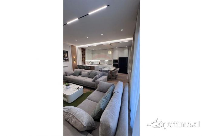Shtepi me qera 3+1 ne Tirane - 2,500 Euro