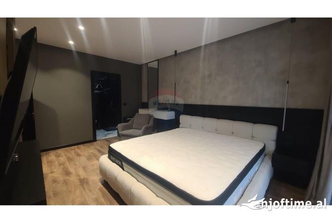 Shtepi me qera 2+1 ne Tirane - 700 Euro