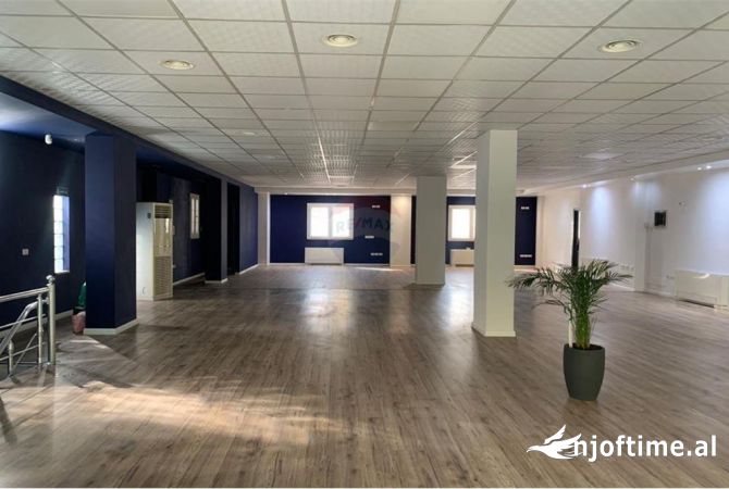 Ambient biznesi me qera 3+1 ne Tirane - 3,000 Euro