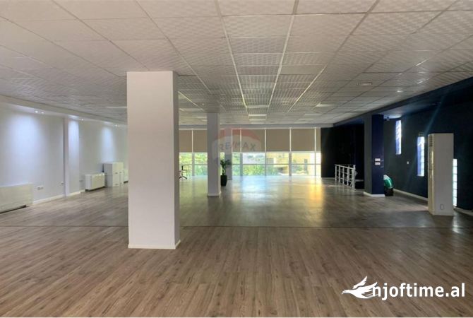 Ambient biznesi me qera 3+1 ne Tirane - 3,000 Euro