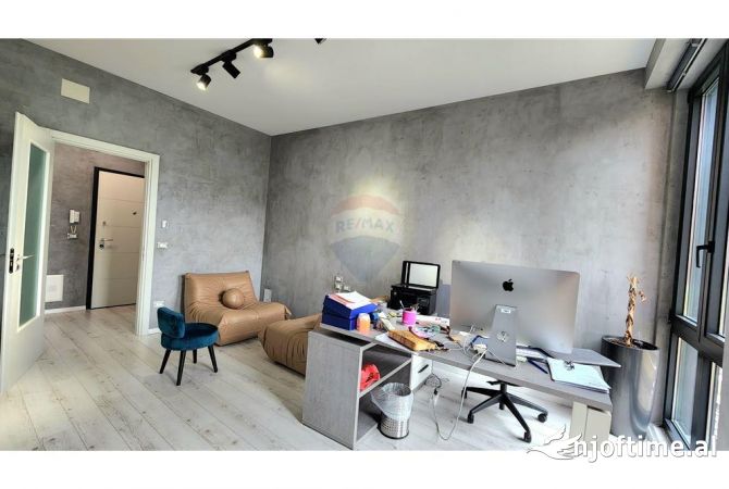 Zyra ndodhet ne nje nga ndertesat me te mira ne Tirane, Park Gate tek Rruga e Elbasanit. 