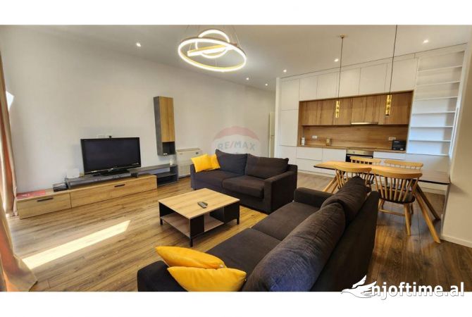 Shtepi me qera 2+1 ne Tirane - 130,000 Leke