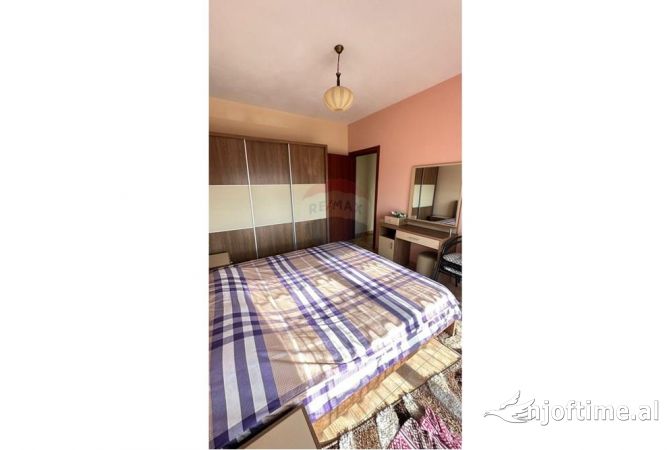 Shtepi me qera Apartament ne Tirane, 2+1, Mobilimi E mobiluar, Pagesa 700  Euro.