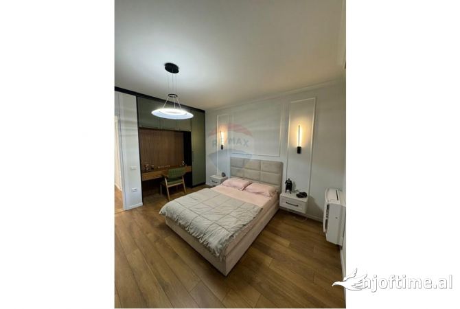 Shtepi ne shitje Apartament ne Tirane, 2+1, Mobilimi E mobiluar, Pagesa 370,000  Euro.