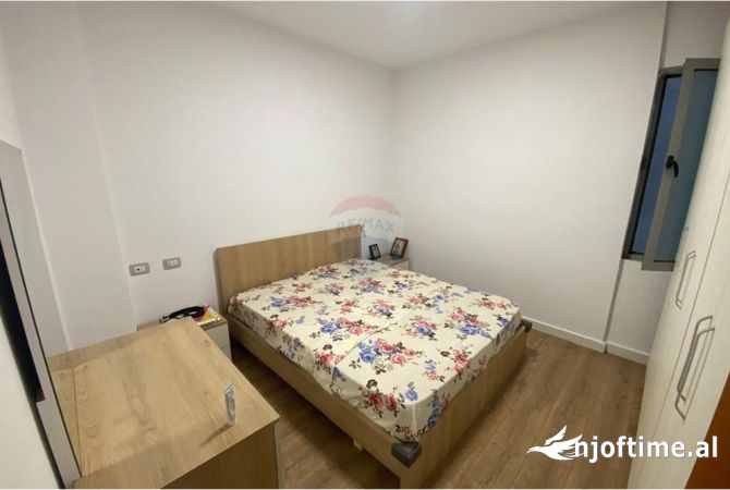 Shtepi me qera Apartament ne Tirane, 1+1, Mobilimi E mobiluar, Pagesa 400  Euro.