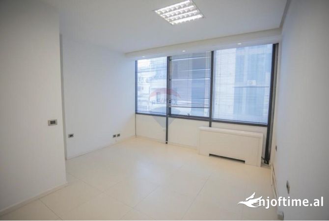 Ambient biznesi ne shitje 3+1 ne Tirane - 340,000 Euro