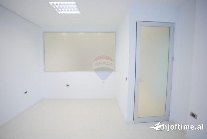 Ambient biznesi ne shitje 3+1 ne Tirane - 340,000 Euro