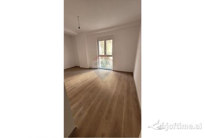 Ambient biznesi me qera 3+1 ne Tirane - 1,200 Euro