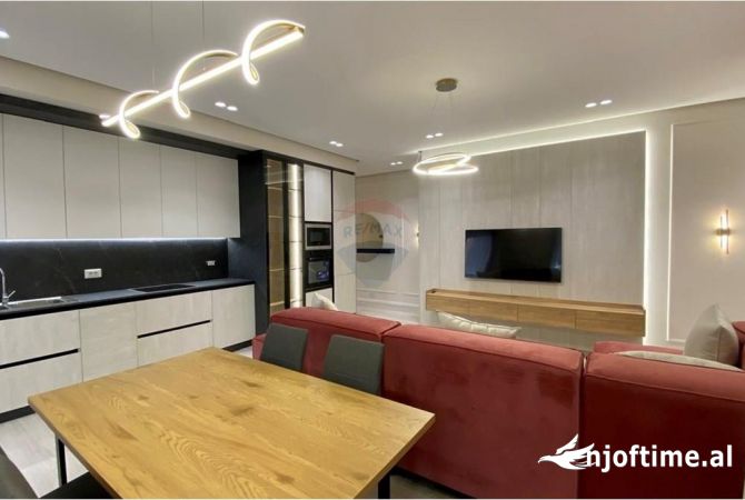 Shtepi me qera 2+1 ne Tirane - 1,400 Euro