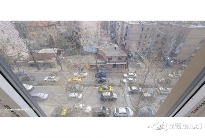 Ambient biznesi me qera 3+1 ne Tirane - 1,200 Euro