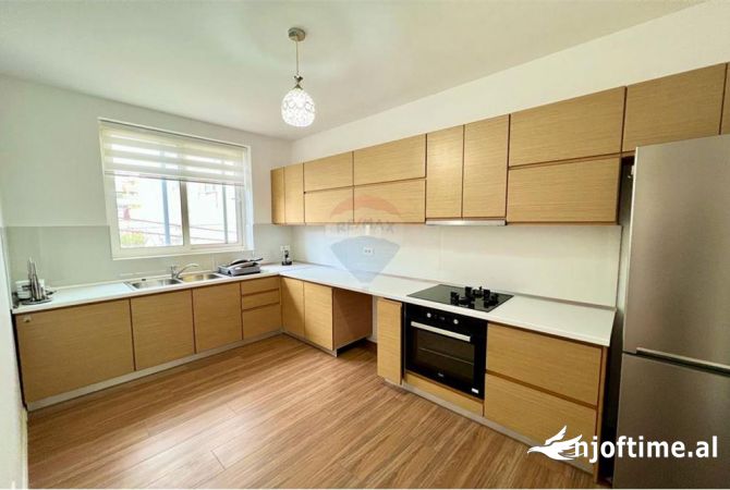 Shtepi ne shitje Vila Luksoze ne Tirane, 6+1, Mobilimi E mobiluar, Pagesa 1,000,000  Euro.