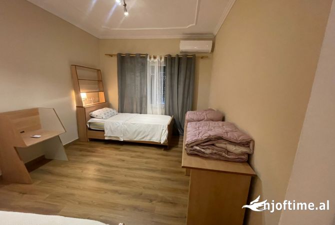 Shtepi me qera Apartament ne Tirane, 2+1, Mobilimi E mobiluar, Pagesa 600  Euro.