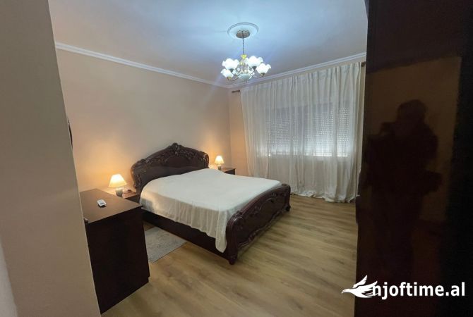 Shtepi me qera Apartament ne Tirane, 2+1, Mobilimi E mobiluar, Pagesa 600  Euro.