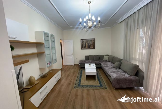 Shtepi me qera Apartament ne Tirane, 2+1, Mobilimi E mobiluar, Pagesa 600  Euro.