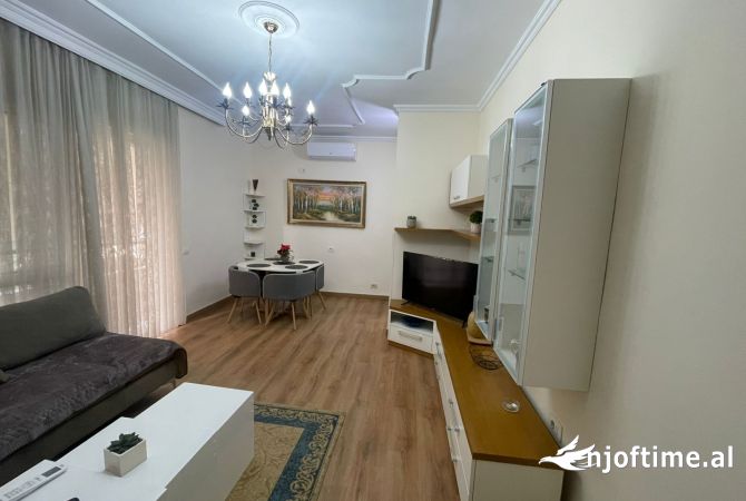 Shtepi me qera 2+1 ne Tirane - 600 Euro
