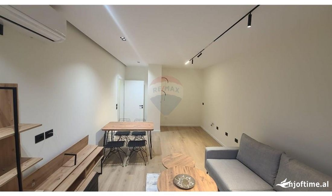 Shtepi me qera Apartament ne Tirane, 1+1, Mobilimi E mobiluar, Pagesa 500  Euro.