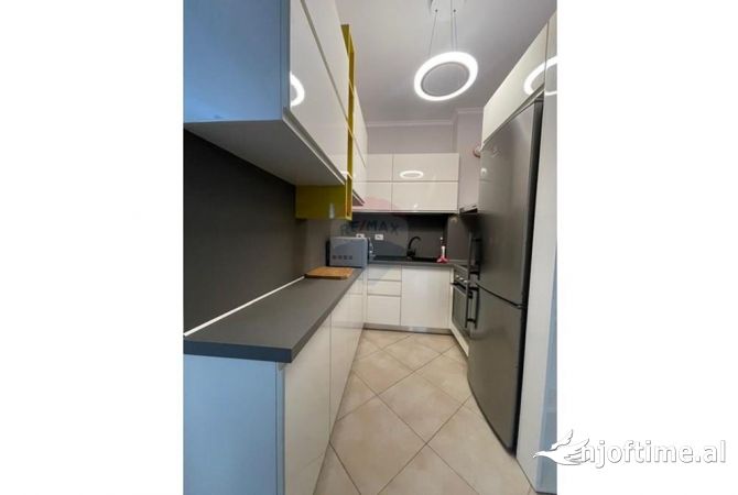 Shtepi me qera Apartament ne Tirane, 2+1, Mobilimi E mobiluar, Pagesa 700  Euro.