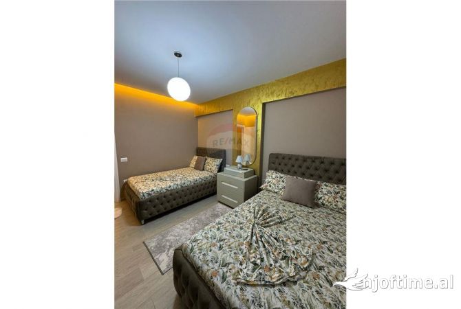 Shtepi ne shitje Apartament ne Tirane, 2+1, Mobilimi E mobiluar, Pagesa 219,000  Euro.