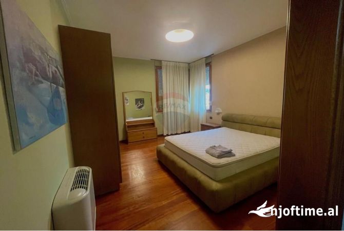 Shtepi me qera 3+1 ne Tirane - 1,400 Euro