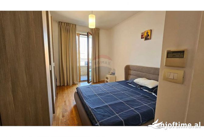 Shtepi me qera 2+1 ne Tirane - 1,800 Euro