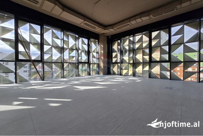 Ambient biznesi me qera 3+1 ne Tirane - 3,000 Euro
